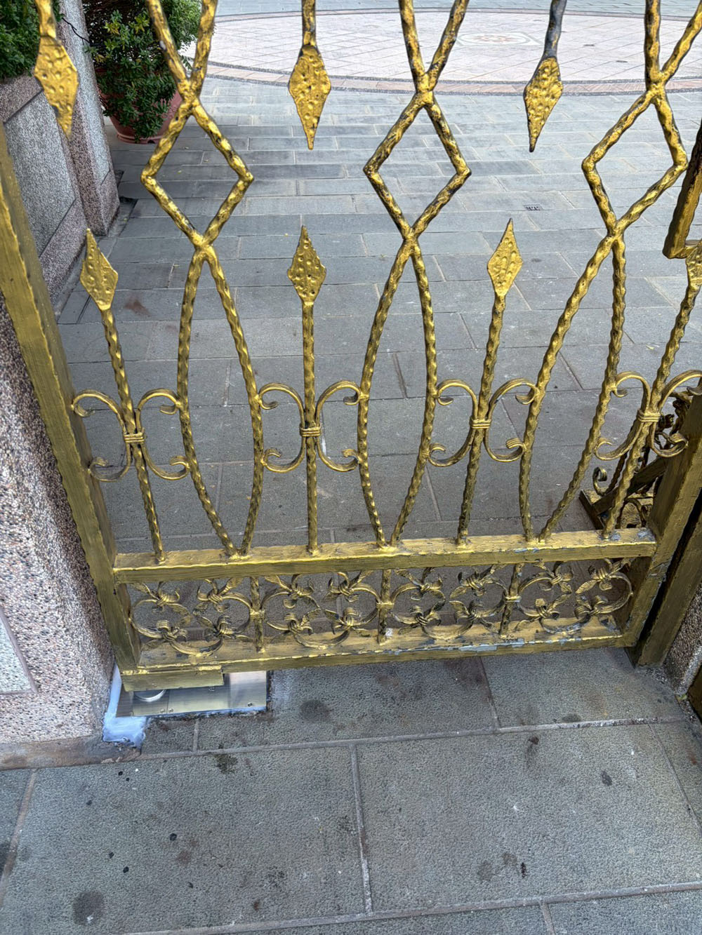 門片維修 地鉸鏈更換