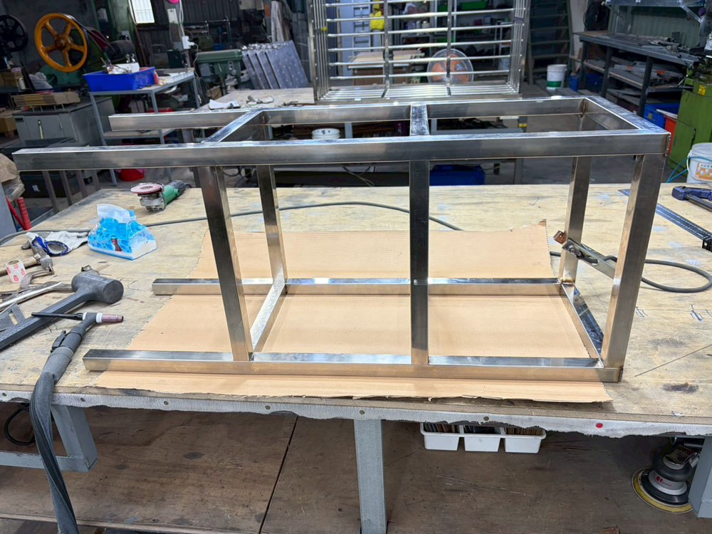 新北白鐵層板架